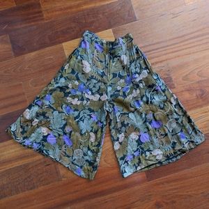Perfect floral palazzo pants!